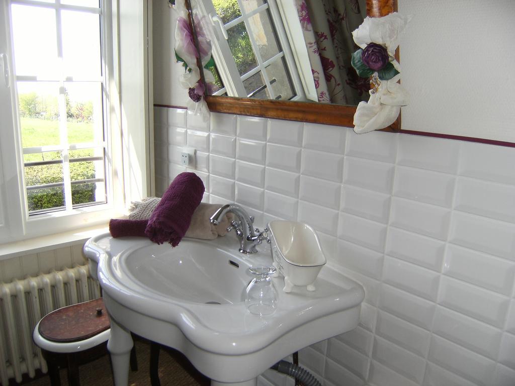 Bed and Breakfast Le Relais Du Mont Chauve Caumont-Sur-Aure Номер фото
